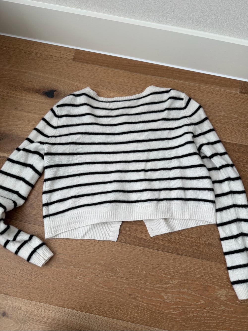 Reformation cardigan - Picture 2 of 2